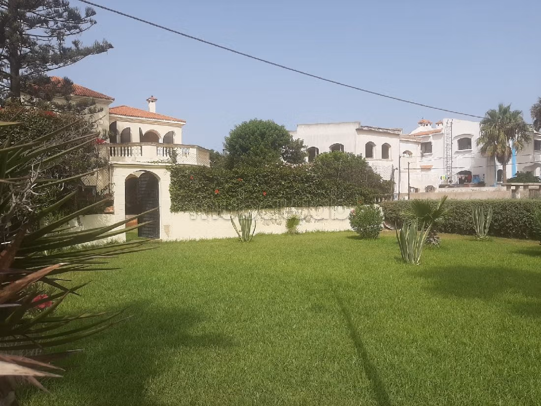 Straordinaria villa in affitto. 6 locali. ammobiliato. 