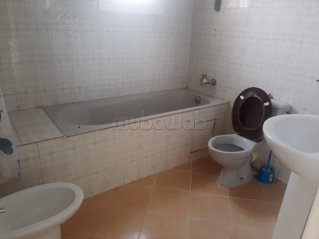 Straordinaria villa in affitto. 6 locali. ammobiliato. 