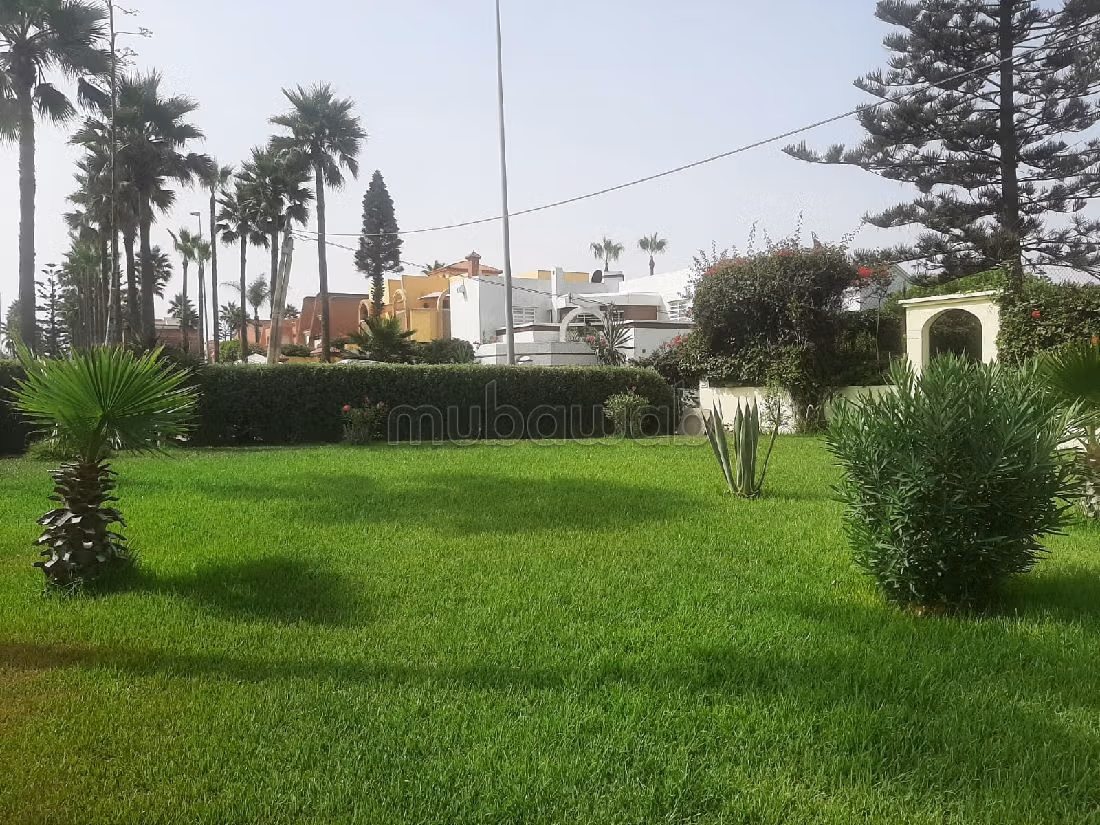 Straordinaria villa in affitto. 6 locali. ammobiliato. 