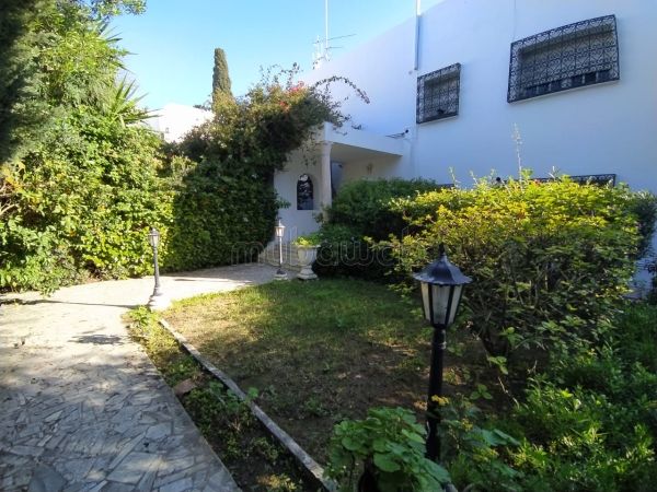 Villa S4 con giardino, Cartagine Presidenza
