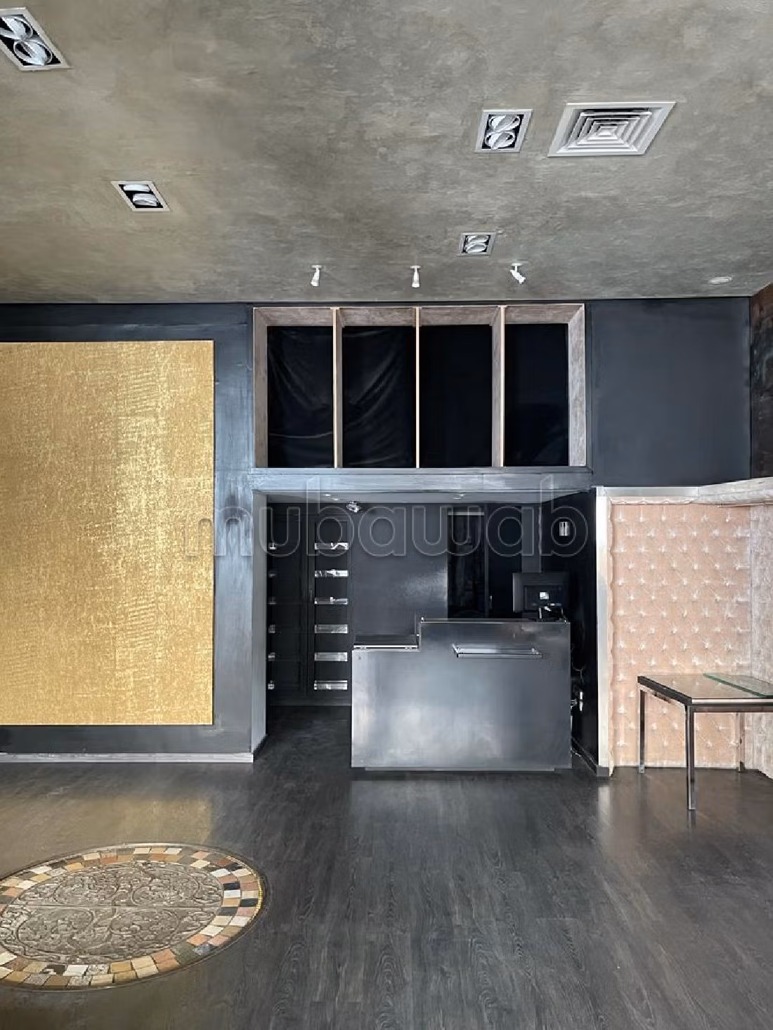 Offices & shops to rent in Triangle d'Or. Surface area 150 m²