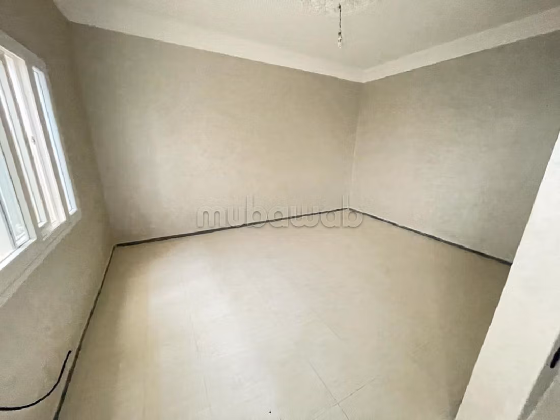 Alquiler de villa de alta gama en Siusse. Gran superficie 200 m². Plazas de parking y terraza