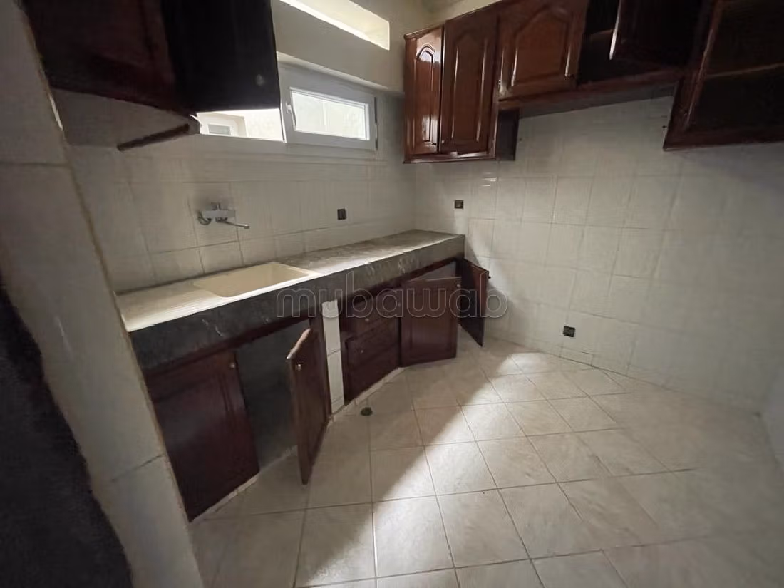 Alquiler de villa de alta gama en Siusse. Gran superficie 200 m². Plazas de parking y terraza