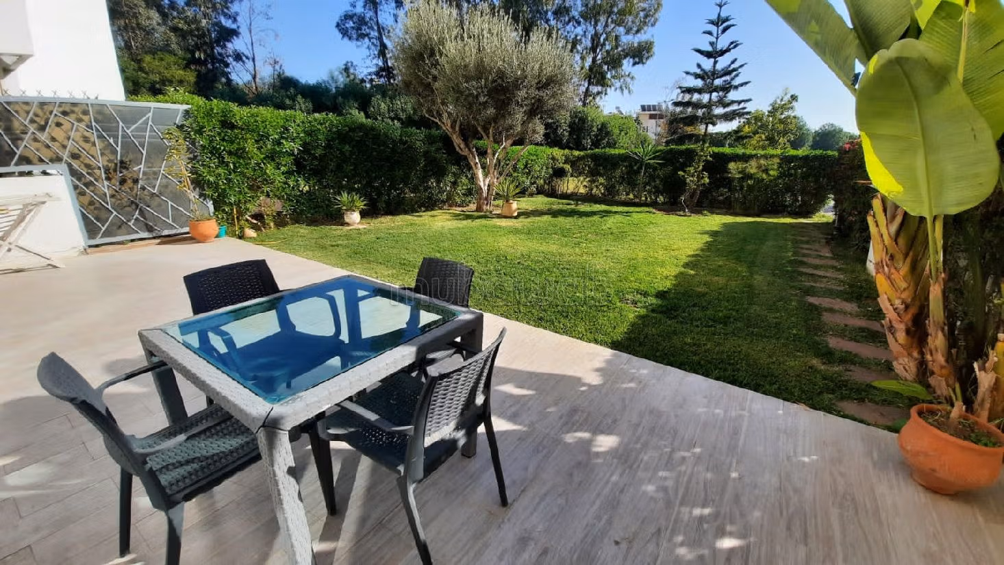 شقة للبيع ببوسكورة. 3 غرف ممتازة. مسبح و مدفأة. 