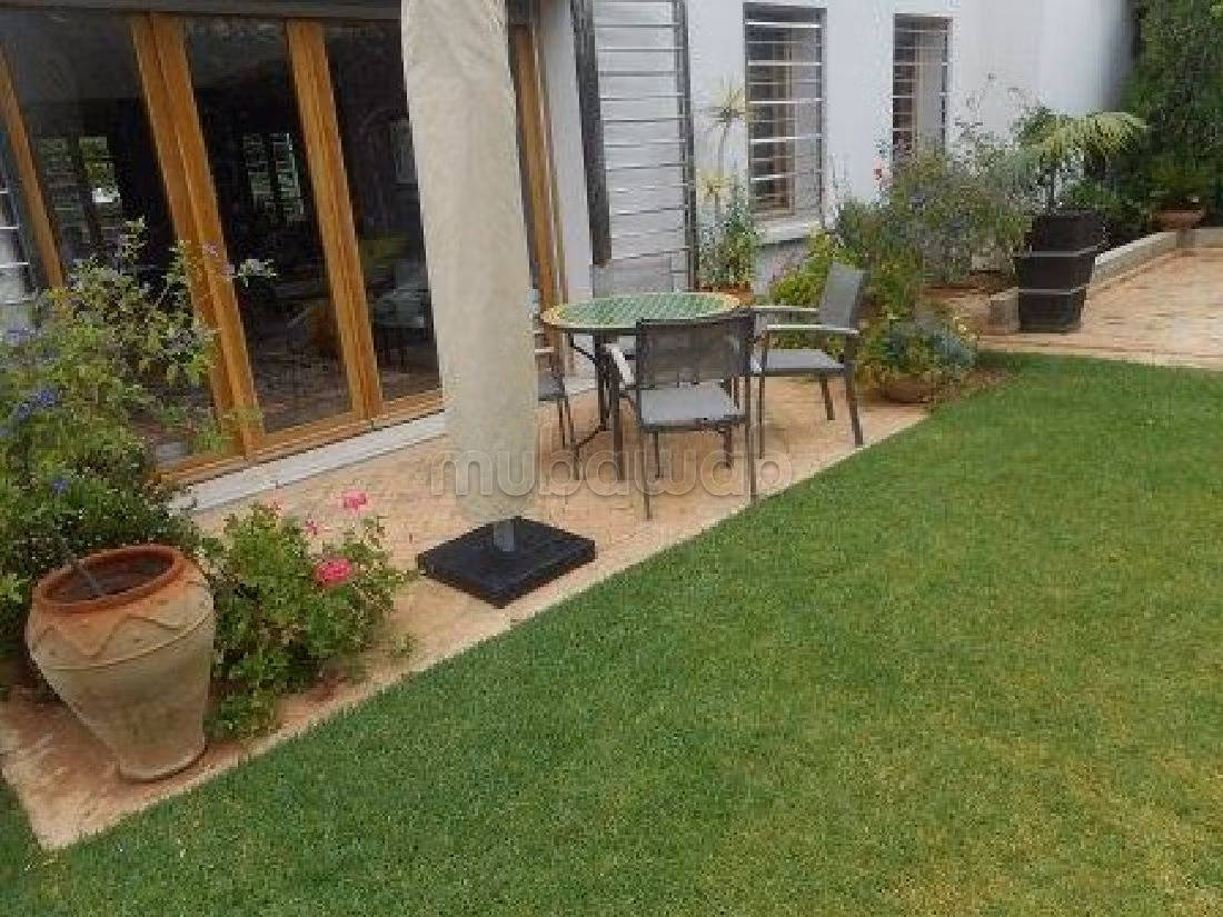 Nu huren: villa's en luxe woningen in Ain Diab. 5 Kamers. Airconditioning en zwembad