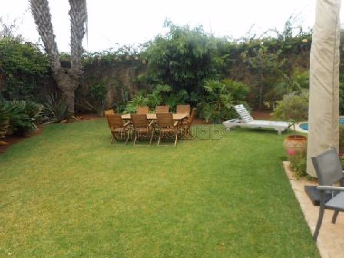 Nu huren: villa's en luxe woningen in Ain Diab. 5 Kamers. Airconditioning en zwembad