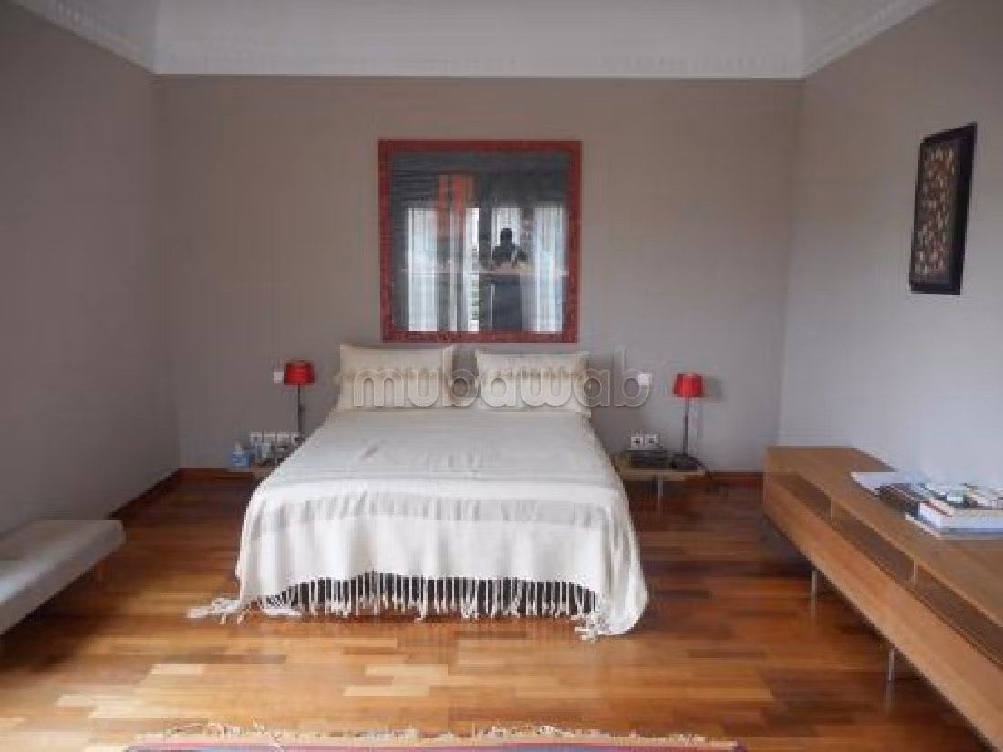 Nu huren: villa's en luxe woningen in Ain Diab. 5 Kamers. Airconditioning en zwembad