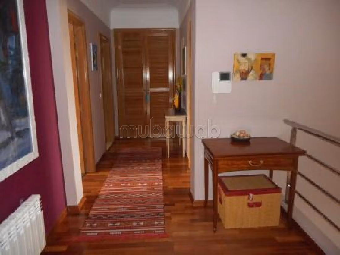Nu huren: villa's en luxe woningen in Ain Diab. 5 Kamers. Airconditioning en zwembad