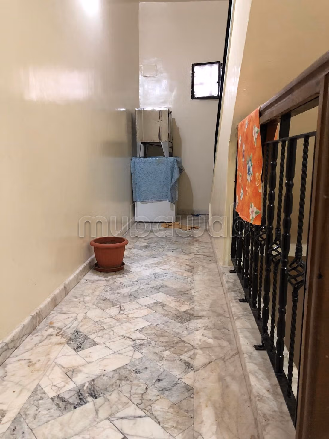 Home to buy in Lakhmis. 6 large living areas. Furnished