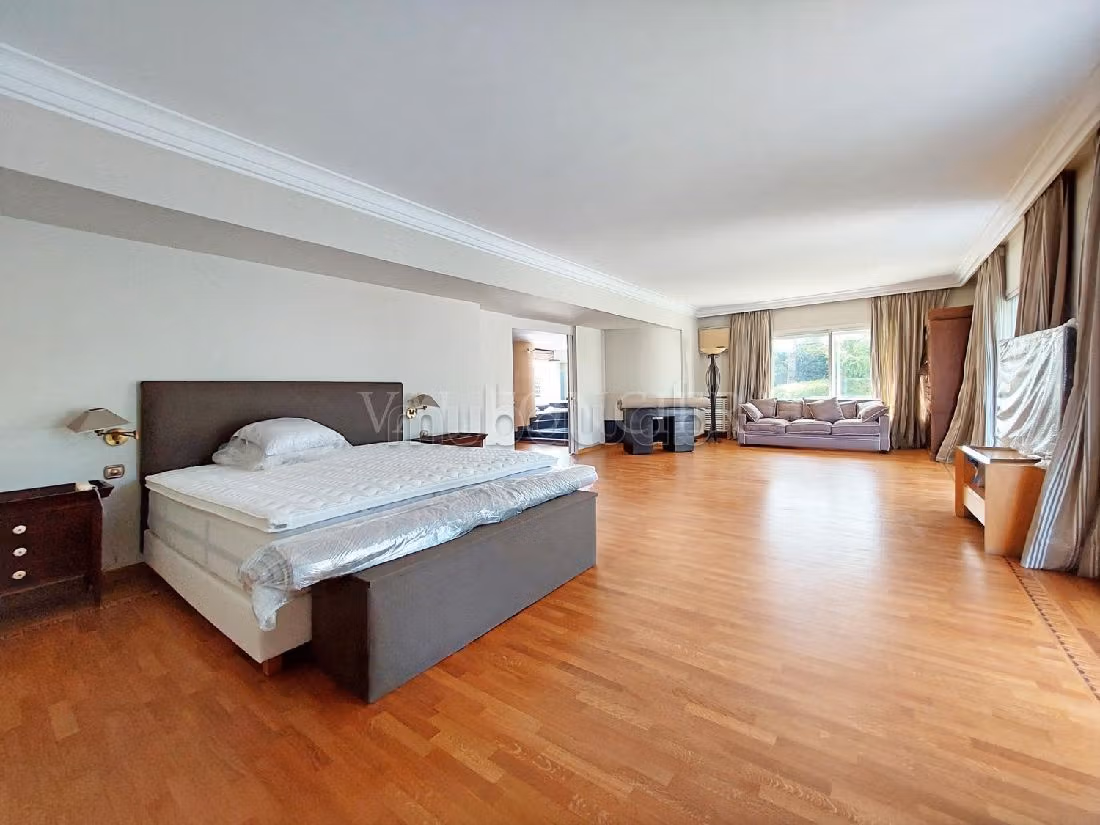 Magnificent villa for rent in Anfa. Total area 1400 m². Large swimming pool, General air conditioning