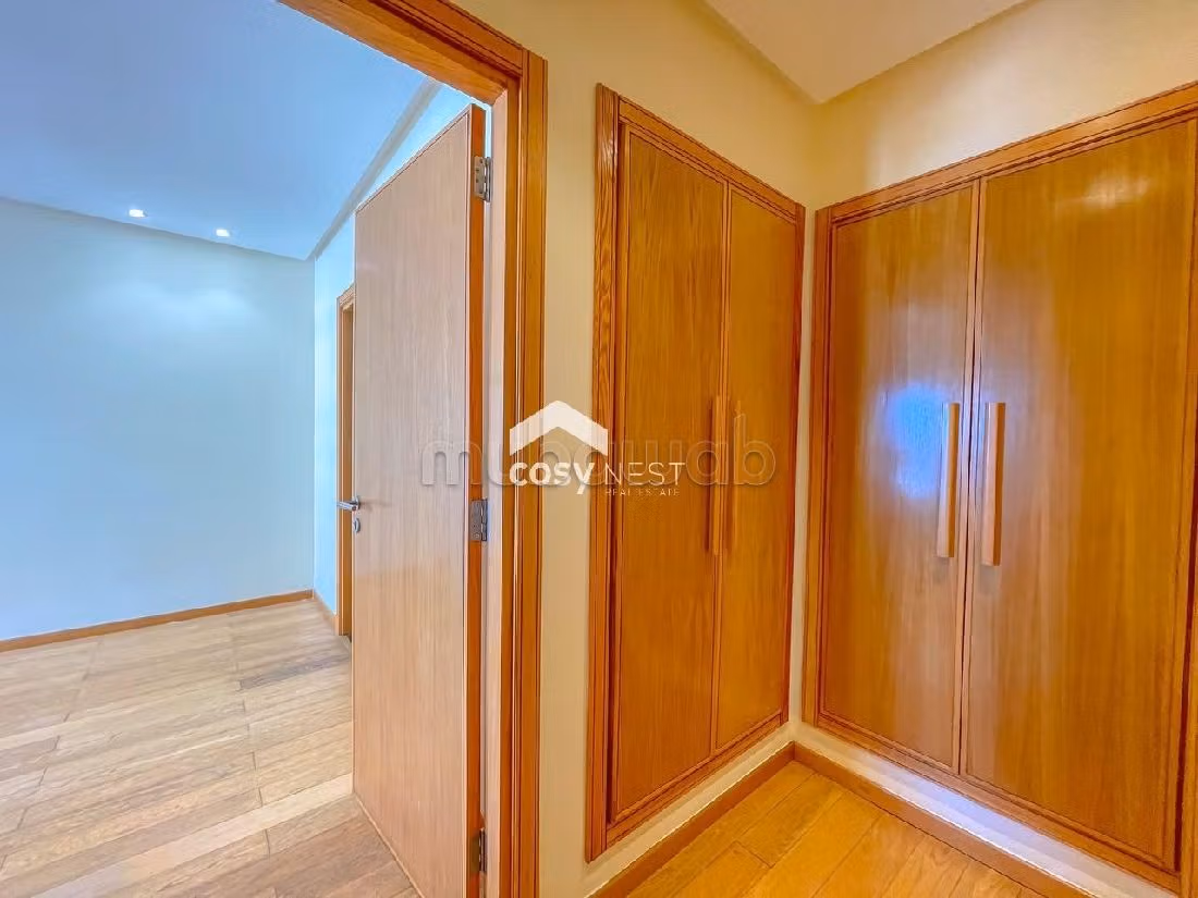 Very nice apartment for rent in Casablanca Marina. 2 beautiful rooms. Cellar.