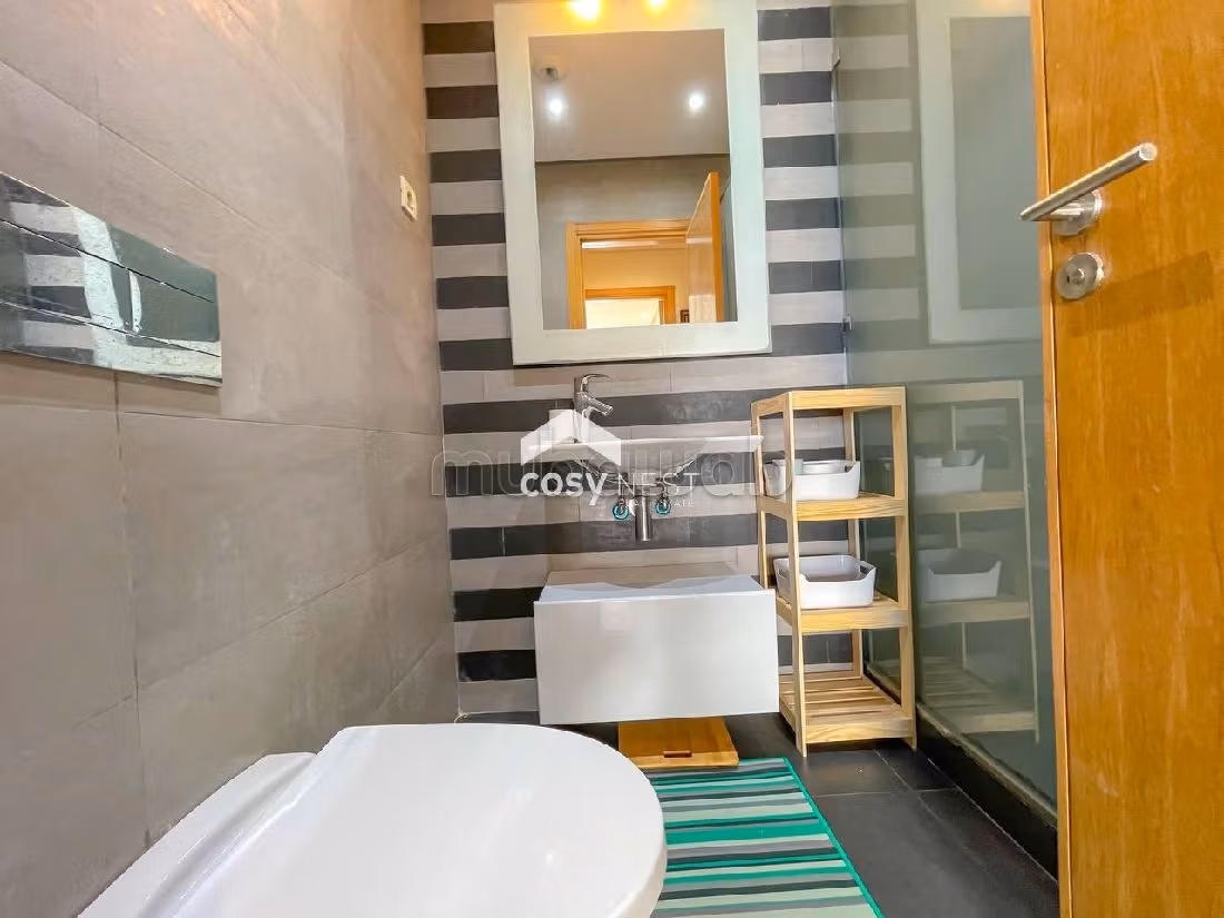 Very nice apartment for rent in Casablanca Marina. 2 beautiful rooms. Cellar.