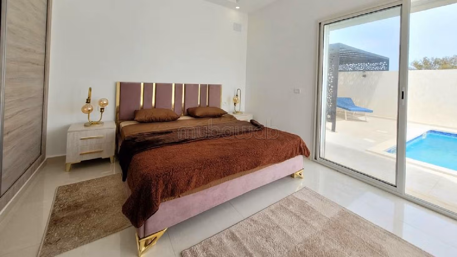 فيلا فاخرة للبيع ب جربة. 5 قطع كبيرة. مفروشة. 