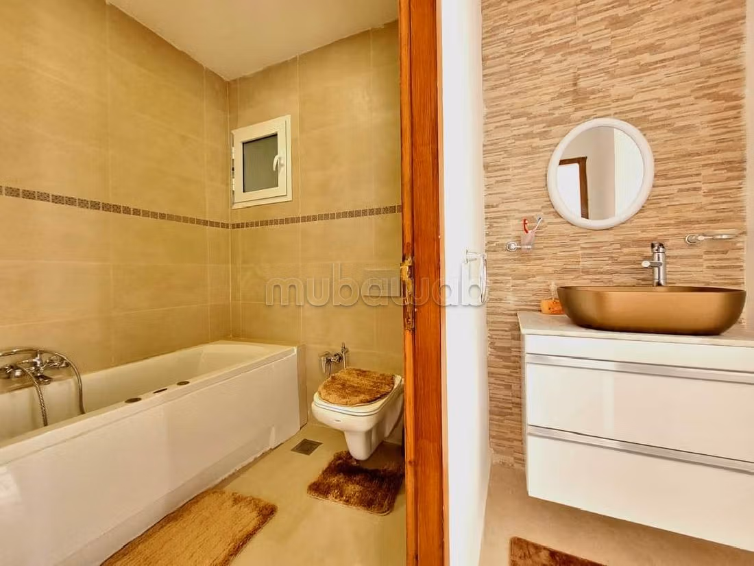 فيلا فاخرة للبيع ب جربة. 5 قطع كبيرة. مفروشة. 