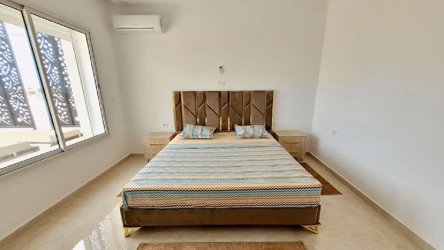 فيلا فاخرة للبيع ب جربة. 5 قطع كبيرة. مفروشة. 