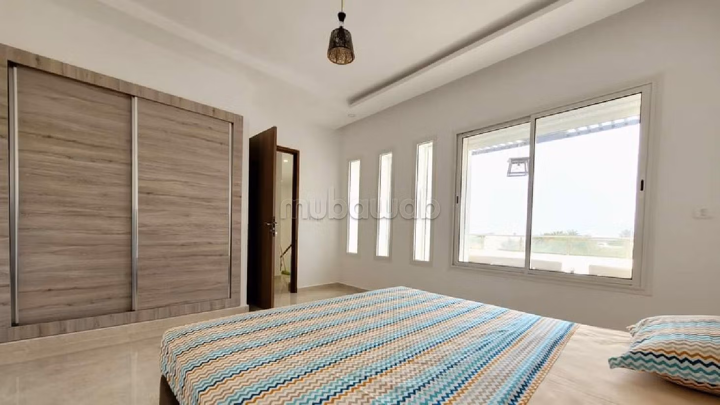 فيلا فاخرة للبيع ب جربة. 5 قطع كبيرة. مفروشة. 