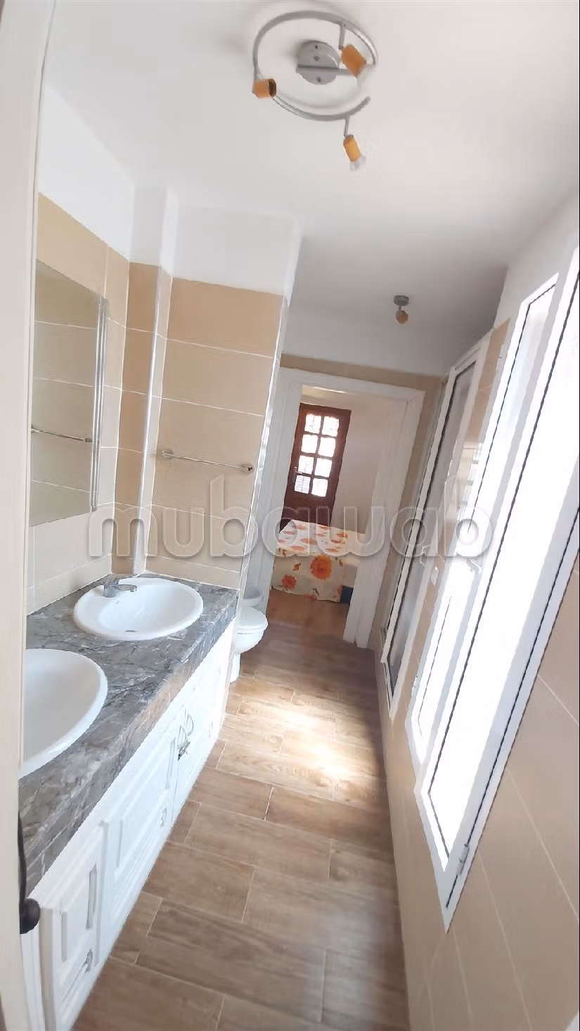 SOFIA / près du QUICK / pas de VIS A VIS