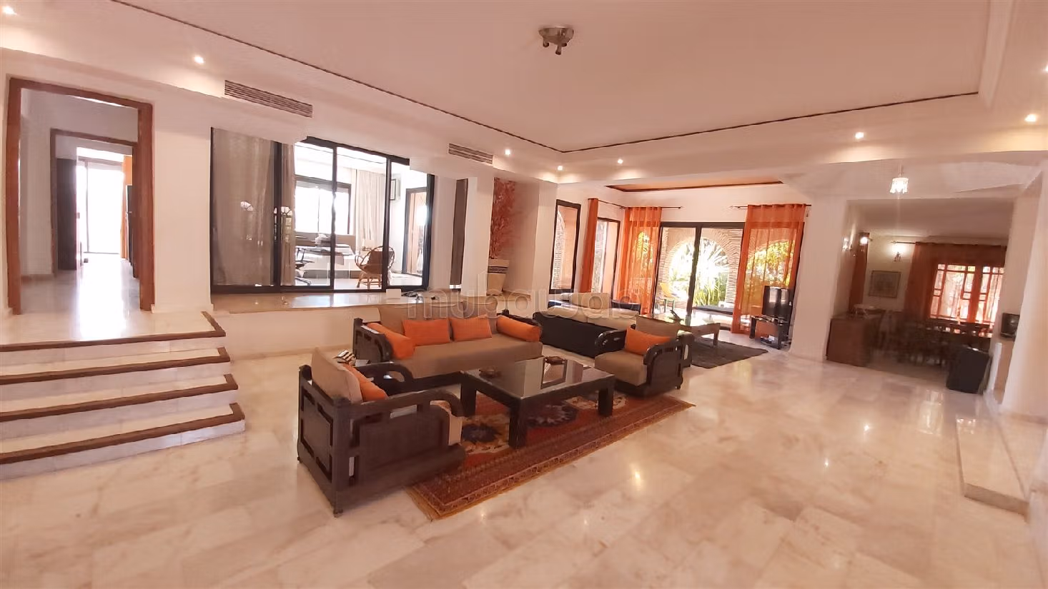 SOFIA / près du QUICK / pas de VIS A VIS