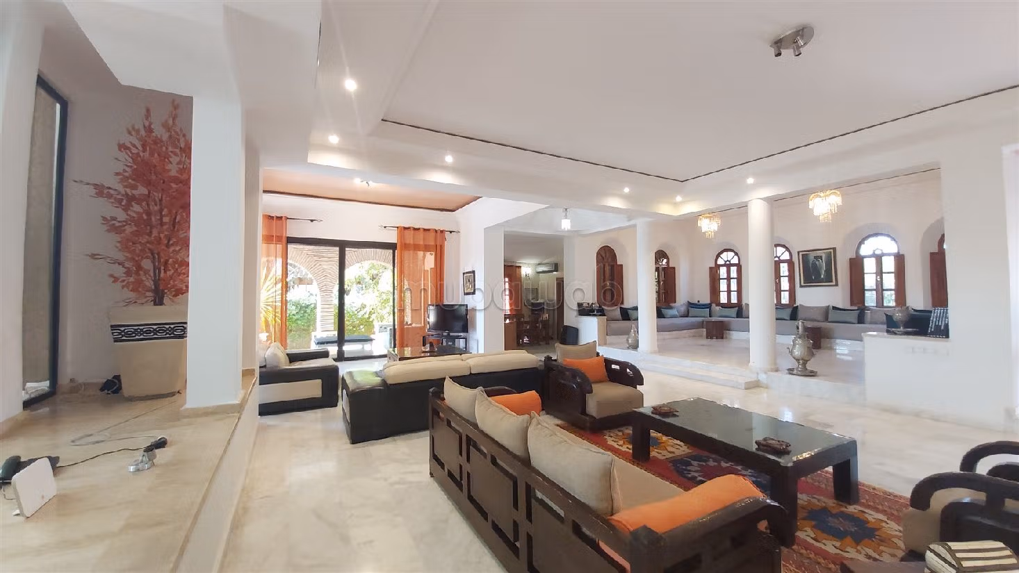 SOFIA / près du QUICK / pas de VIS A VIS