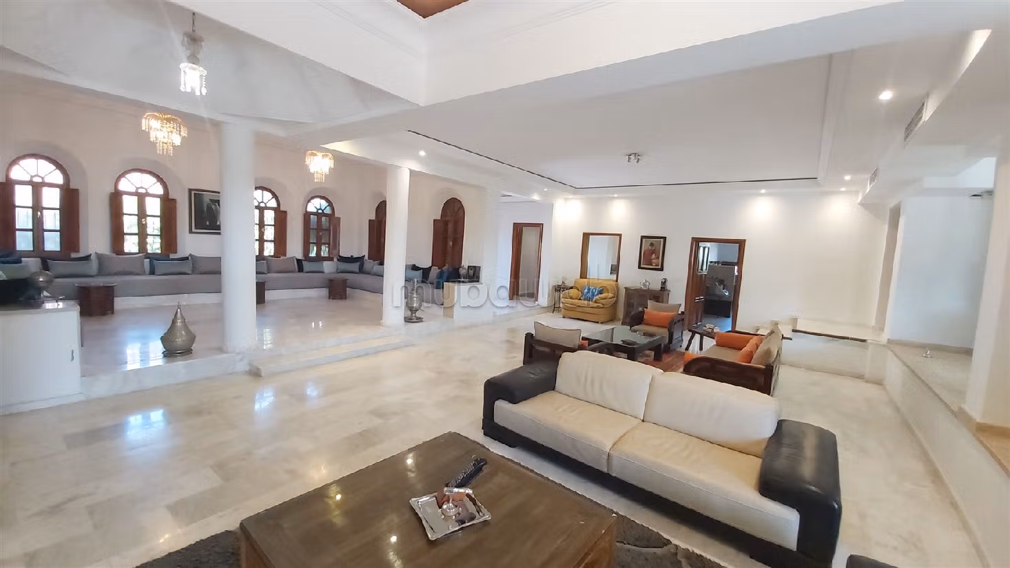 SOFIA / près du QUICK / pas de VIS A VIS