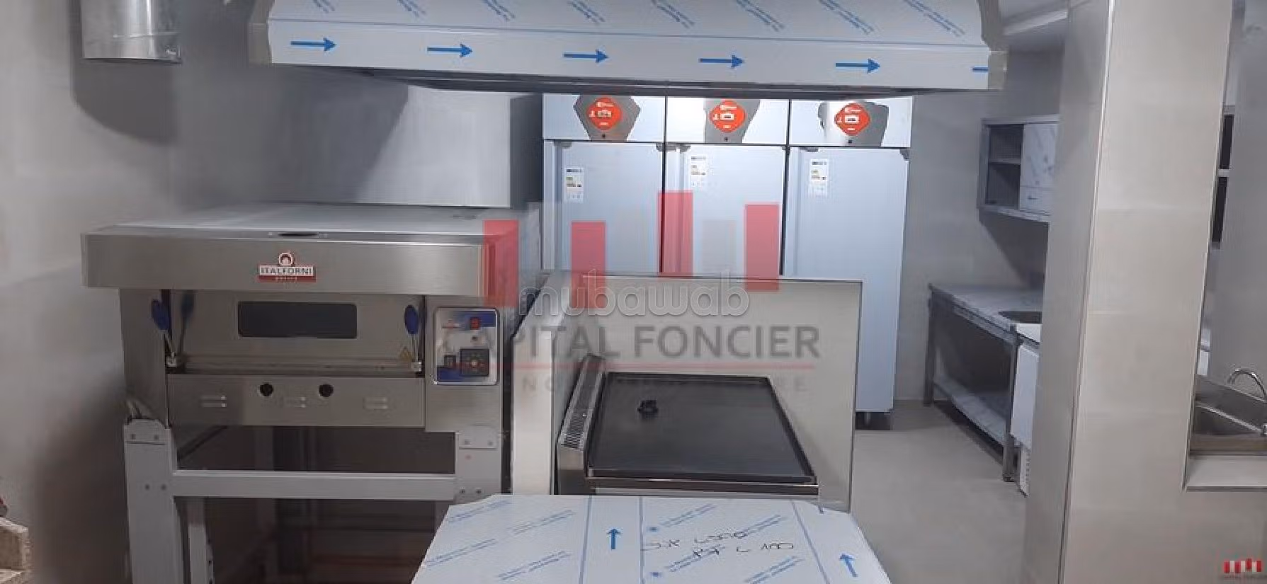 Oficinas y locales comerciales en alquiler en Anfa. Dimensión 195 m²