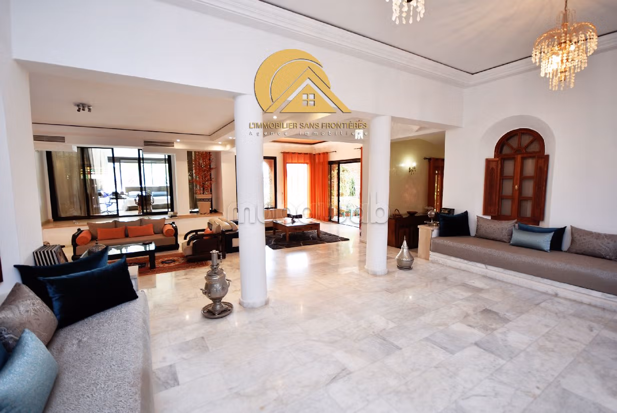 Luxury home for sale in Hay Targa. Surface area 1010 m². Storage unit