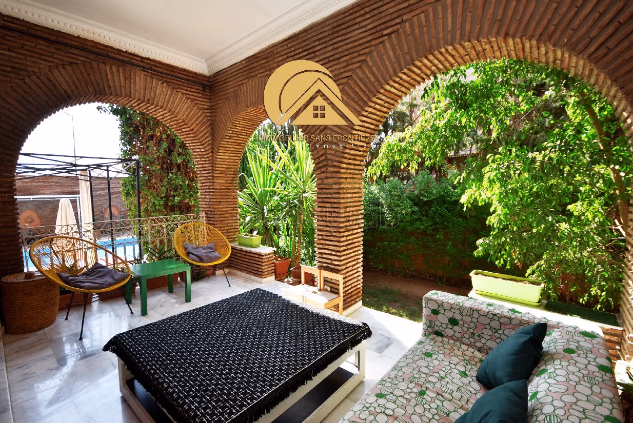 Luxury home for sale in Hay Targa. Surface area 1010 m². Storage unit