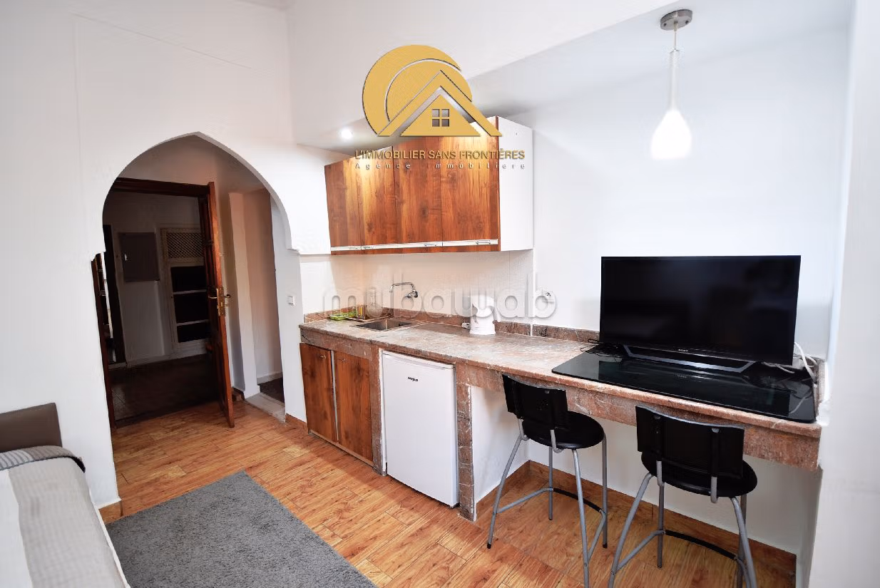 Luxury home for sale in Hay Targa. Surface area 1010 m². Storage unit