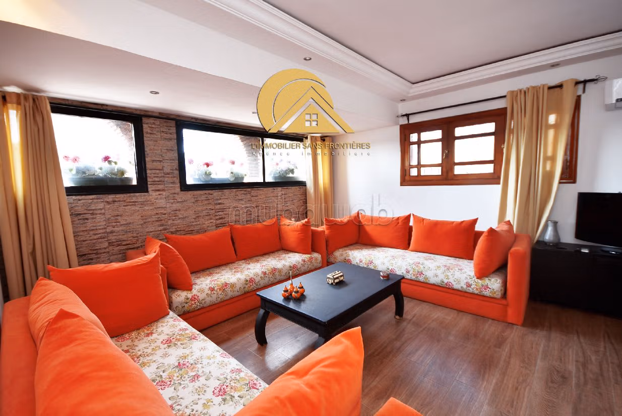 Luxury home for sale in Hay Targa. Surface area 1010 m². Storage unit