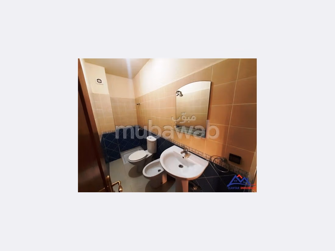 Meravigliosa villa in affitto. 5 camere. Posto auto e terrazzo. 