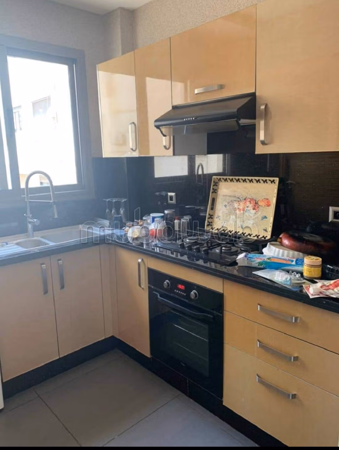 Appartamento in affitto a Bourgogne Ouest. Superficie totale 80 m². Giardino e terrazzo. 