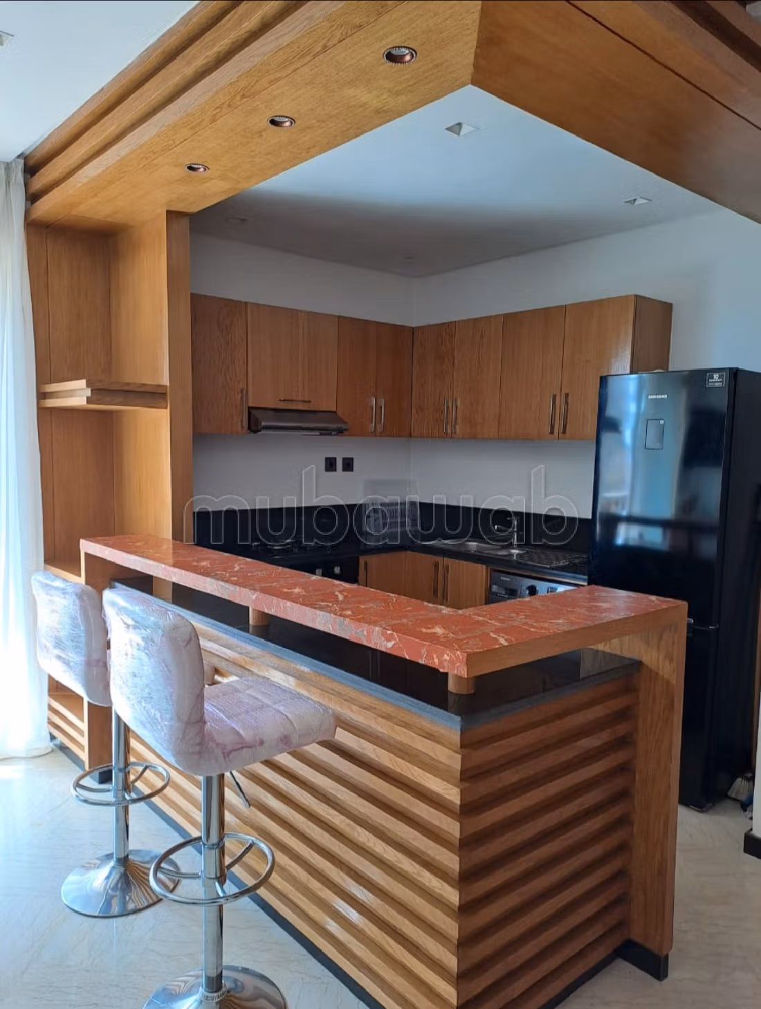 Louez cet appartement à casa finance city. 2 belles chambres. Ascenseur et terrasse