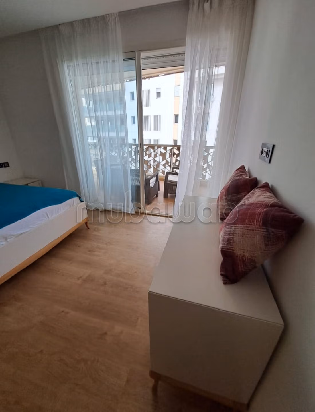 Louez cet appartement à casa finance city. 2 belles chambres. Ascenseur et terrasse