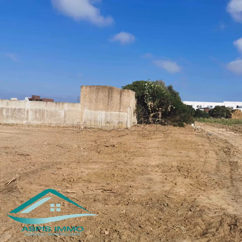 Land for sale. Dimension 125 m². 