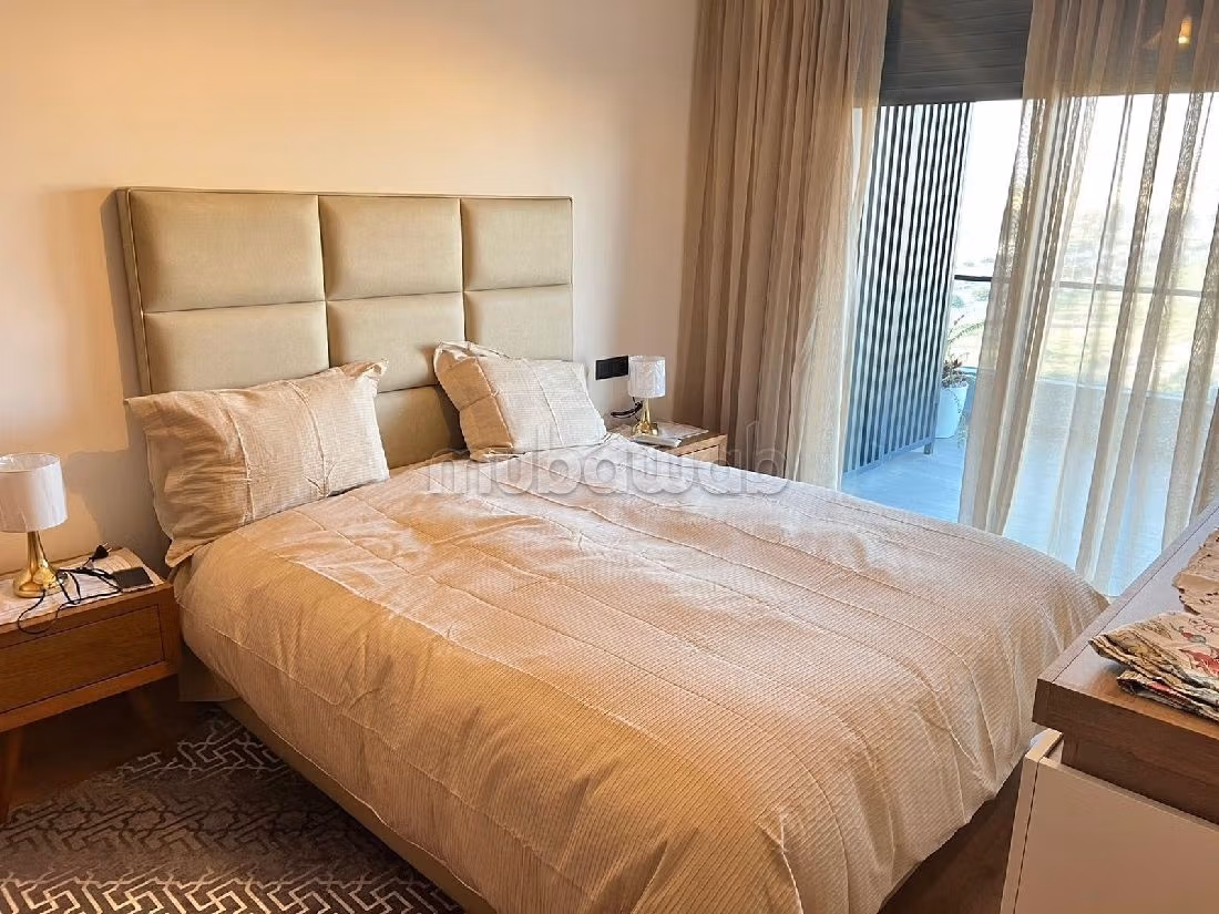 Apartment for rent in Casablanca Finance City. 3 large living areas. Gardeners, Large terrace. 