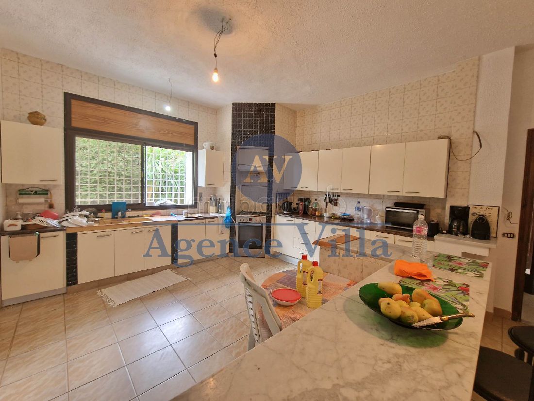 A vendre une grande villa a la soukra