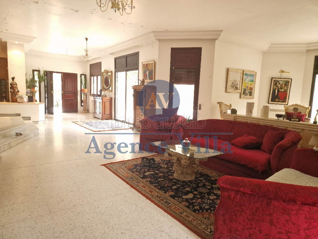 A vendre une grande villa a la soukra