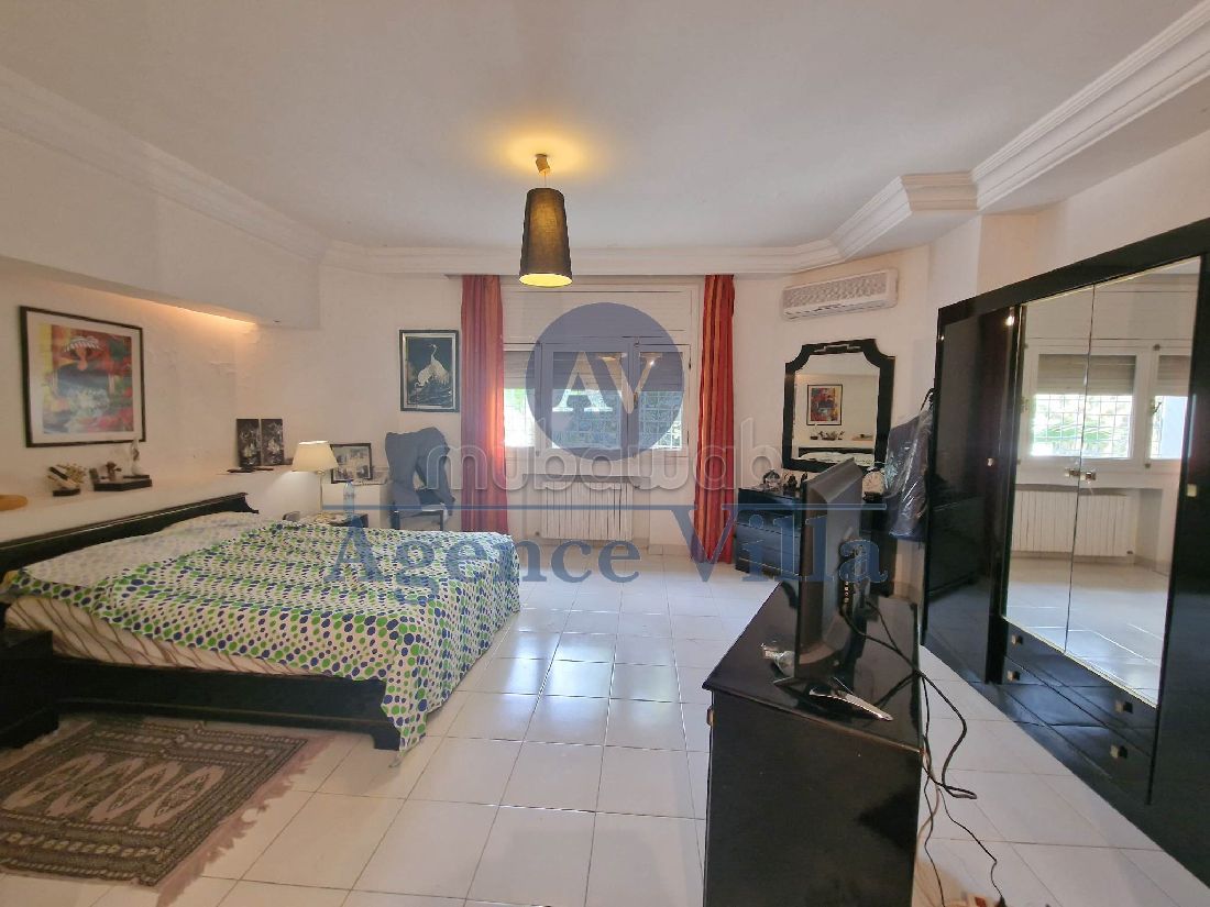 A vendre une grande villa a la soukra