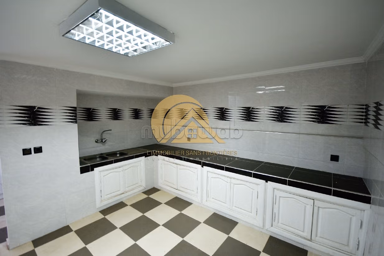 Villa pour Clinique à louer, Targa