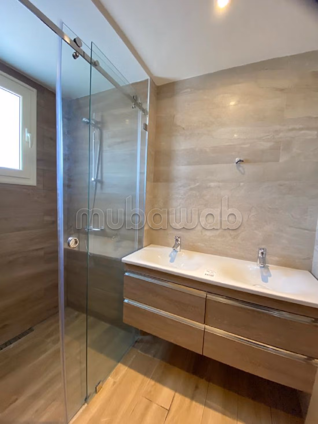 Apartment for sale in Les Jardins de Carthage. Area of 172 m². Parking spaces and terrace