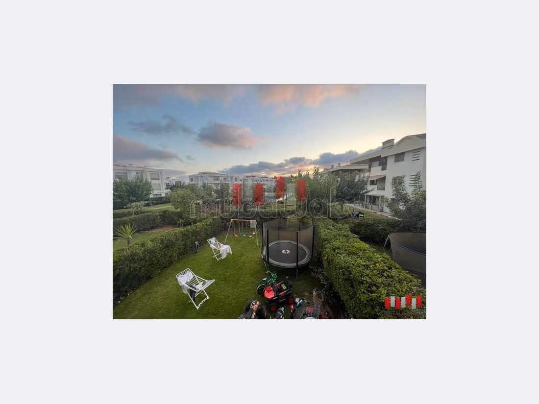 شقة للشراء ببوسكورة. 3 غرف ممتازة. مرآب. 