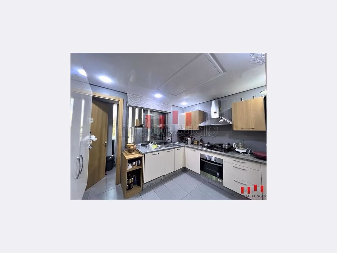 شقة للشراء ببوسكورة. 3 غرف ممتازة. مرآب. 