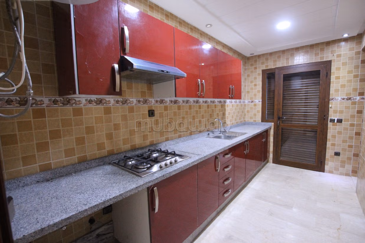 Find an apartment to buy. 2 beautiful rooms. Beautiful terrace and garden