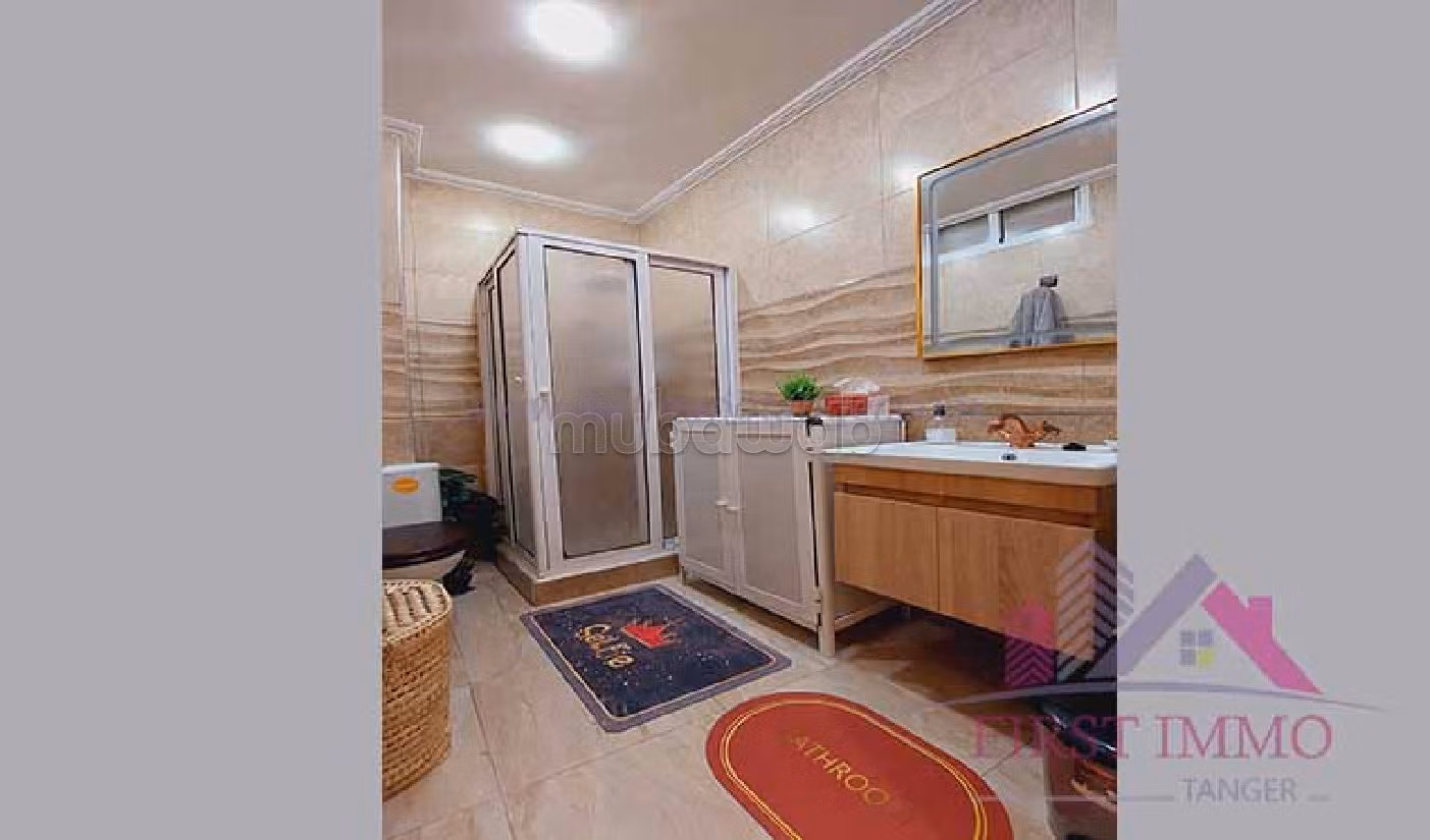 شقة للكراء بوسط المدينة. 3 قطع كبيرة. مفروشة