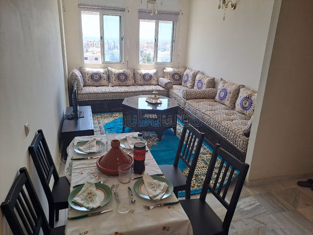 Piso en venta en Cité Adrar. 2 bonitas habitaciones. con muebles.