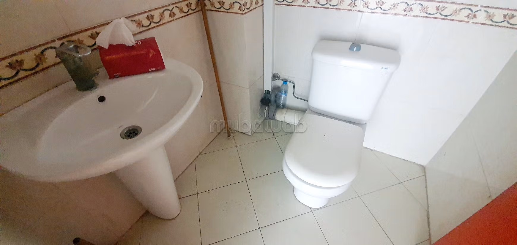 Oficinas en venta en Les princesses. Pequeña superficie 51 m². Residencia con conserje, aire condicionado general. 