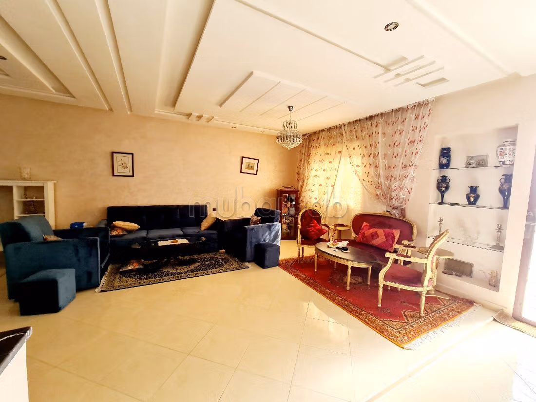 High quality house for sale. 4 comfortable rooms. Green area, Balcony