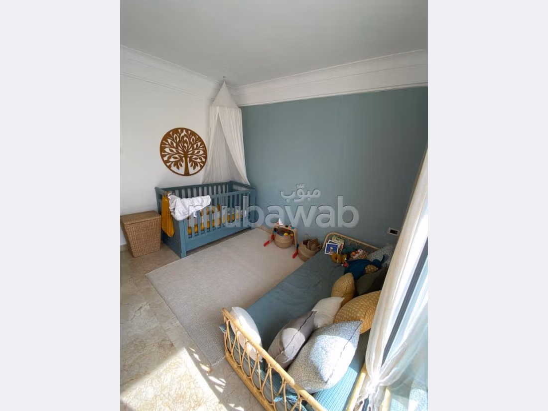 Villa's en luxe woningen om te kopen. 10 Ruimtes. Satellietschotel en beveiligingssysteem. 