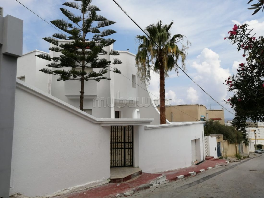 Villa de luxe à vendre à Bizerte Le Corniche. Superficie 470 m²