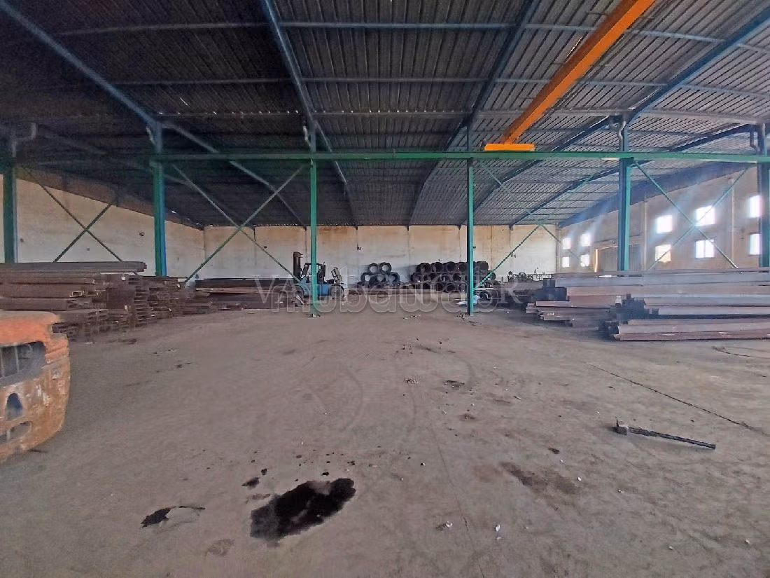 مكاتب ومحلات للكراء ببوسكورة. المساحة الكلية 7000 م²